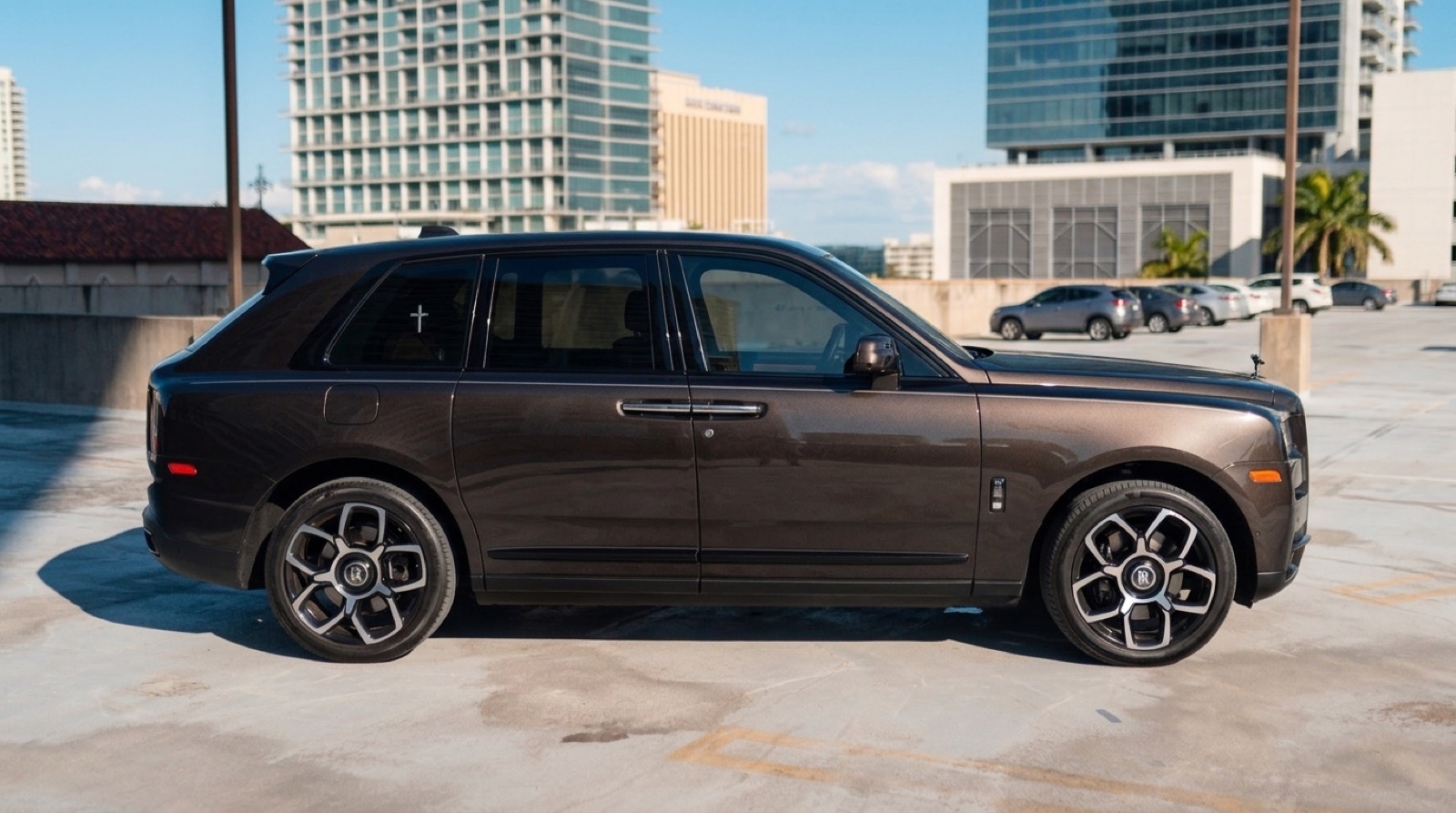 Rolls-Royce Cullinan Black Badge thumbnail 3