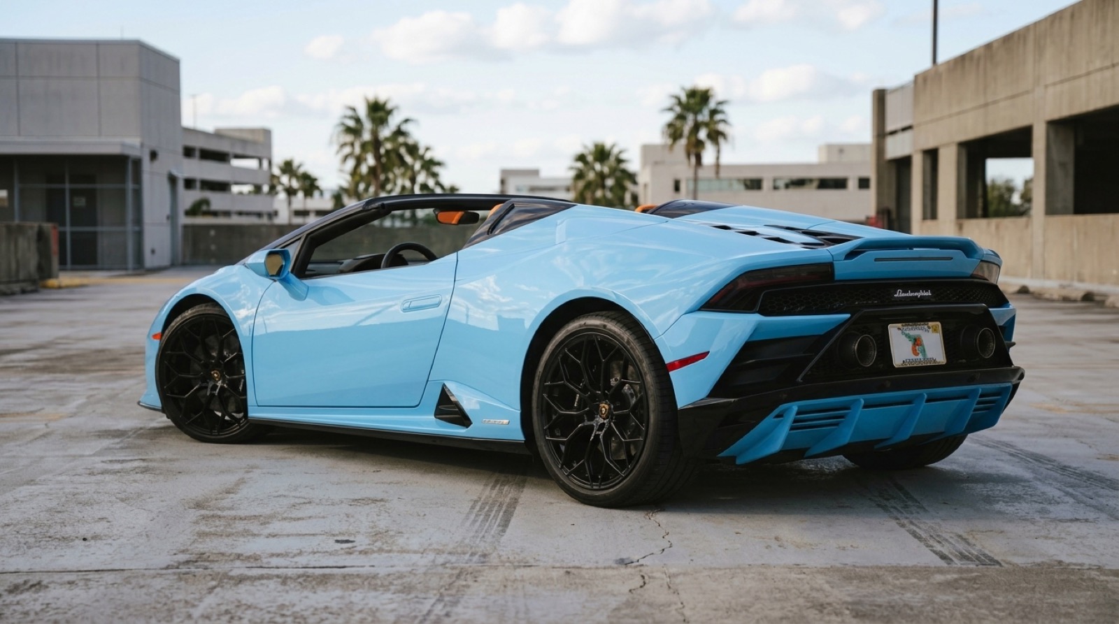 Lamborghini Huracán EVO Spyder thumbnail 2