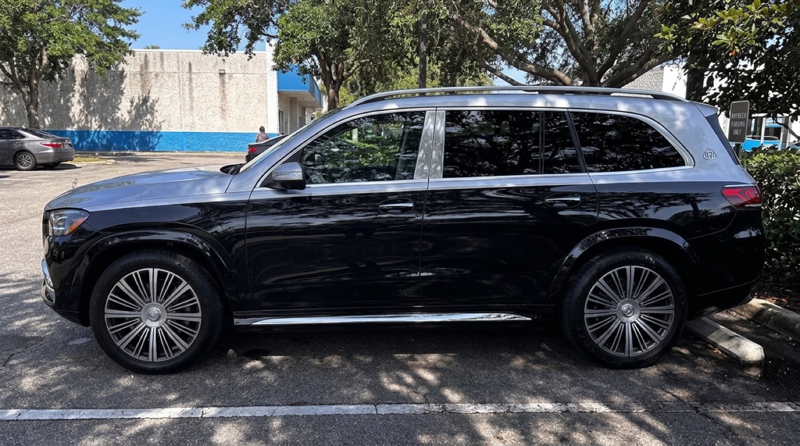 Mercedes-Maybach GLS 600 thumbnail 3
