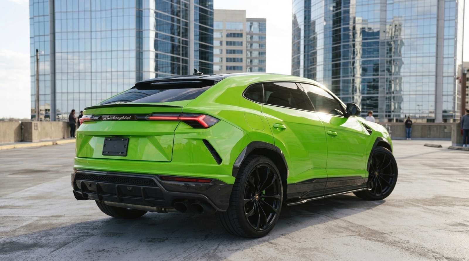 Lamborghini Urus thumbnail 2